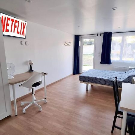 Studio En Rez De Jardin Avec Terrasse Privee - Le Petit Chateau Avesnois - Tv - Wifi - Logement Complet Avesnes-sur-Helpe Bagian luar foto